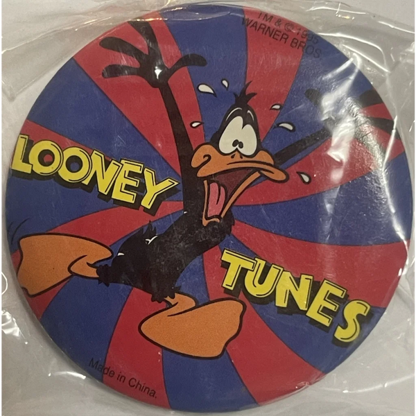 Vintage 1990s 🎁 Looney Tunes Pin, Daffy Duck, Unopened in Package!